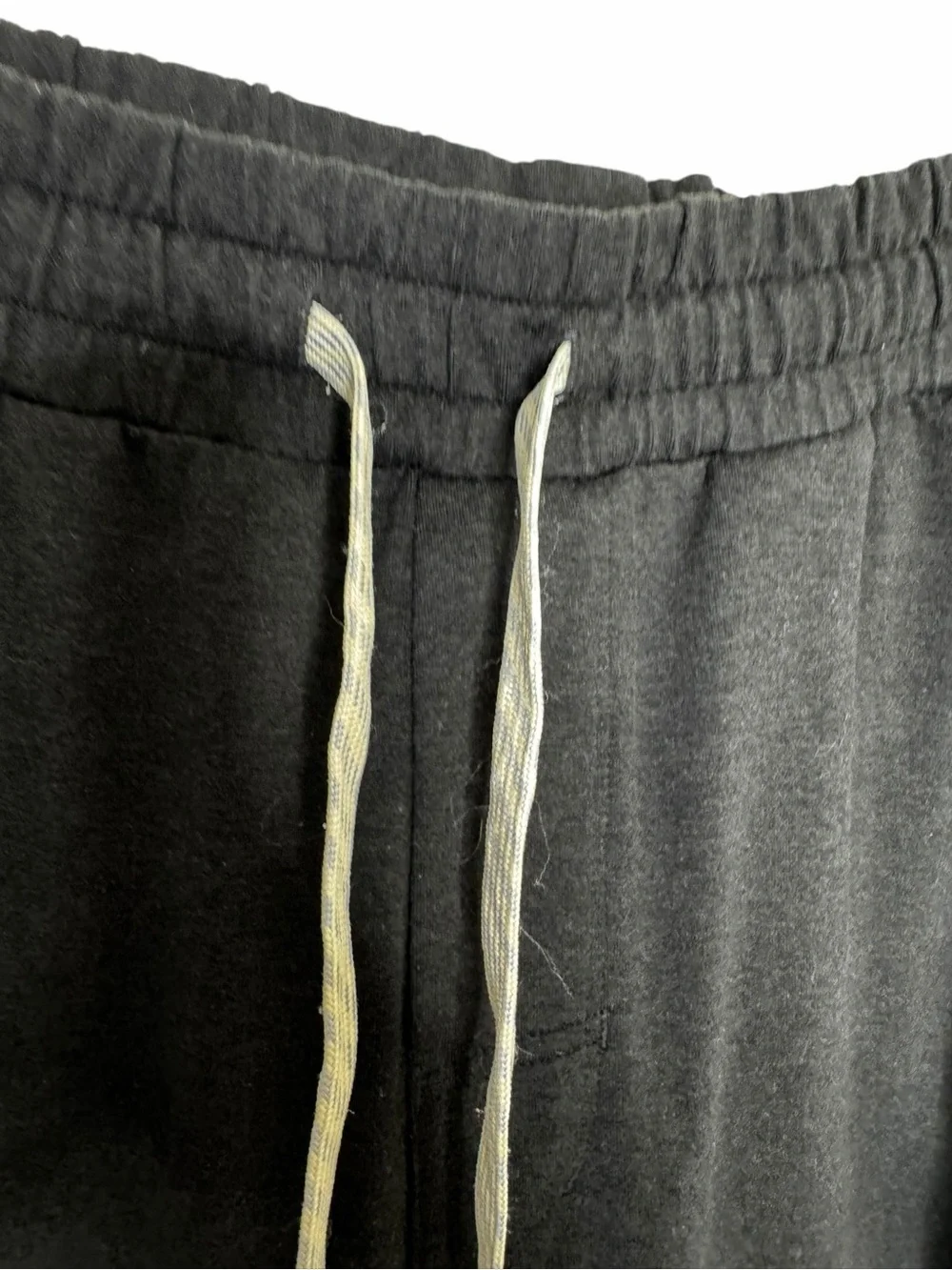 Vuori Men's Black Drawstring Jogger Pants, EUC, Large